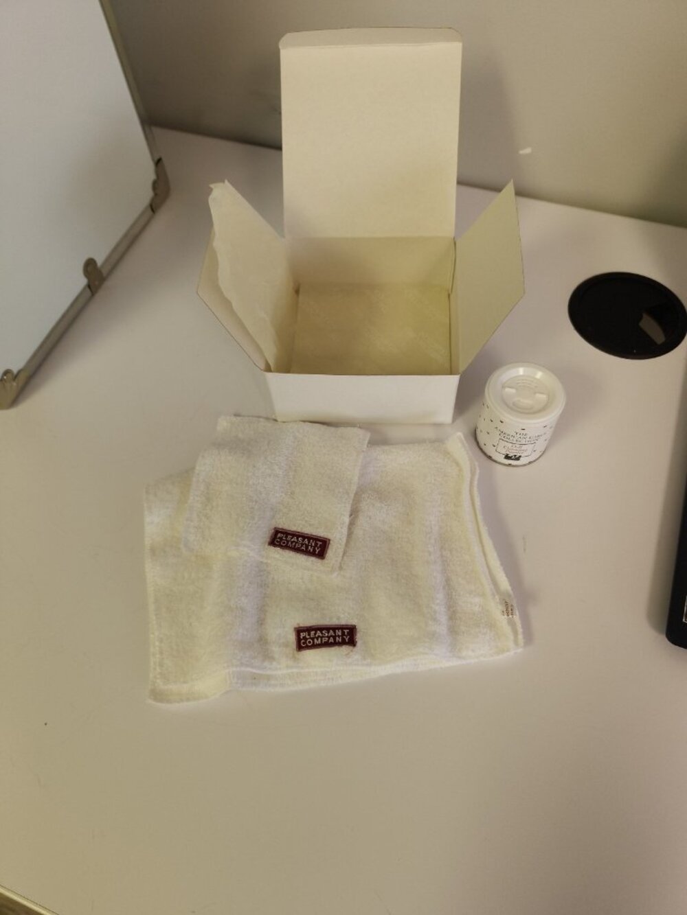 Vintage Pleasant Company American Girl Doll Care Set Towels Cleansing Powder & B